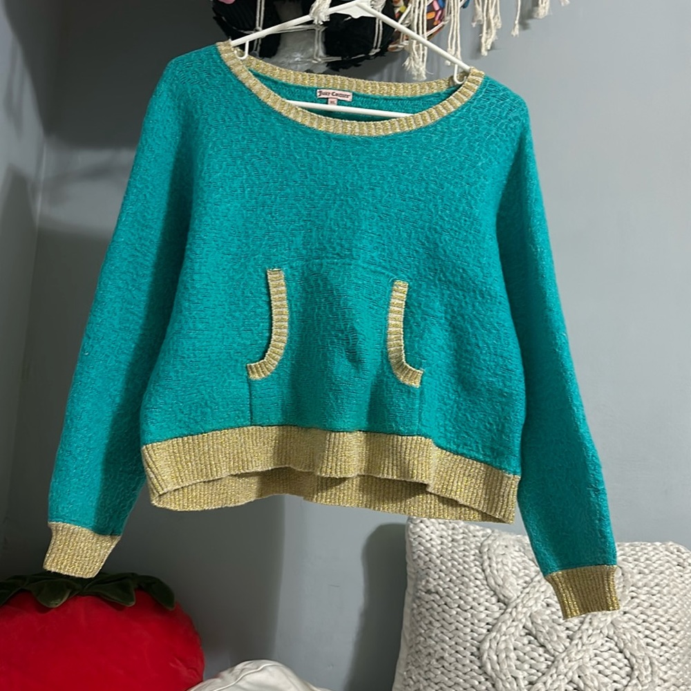 XL Juicy Couture Blue and golden sweater.